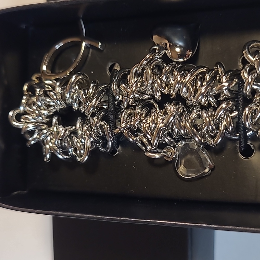 New In Box Avon Silver Charm Cross Watch Bracelet - Picture 5 of 7